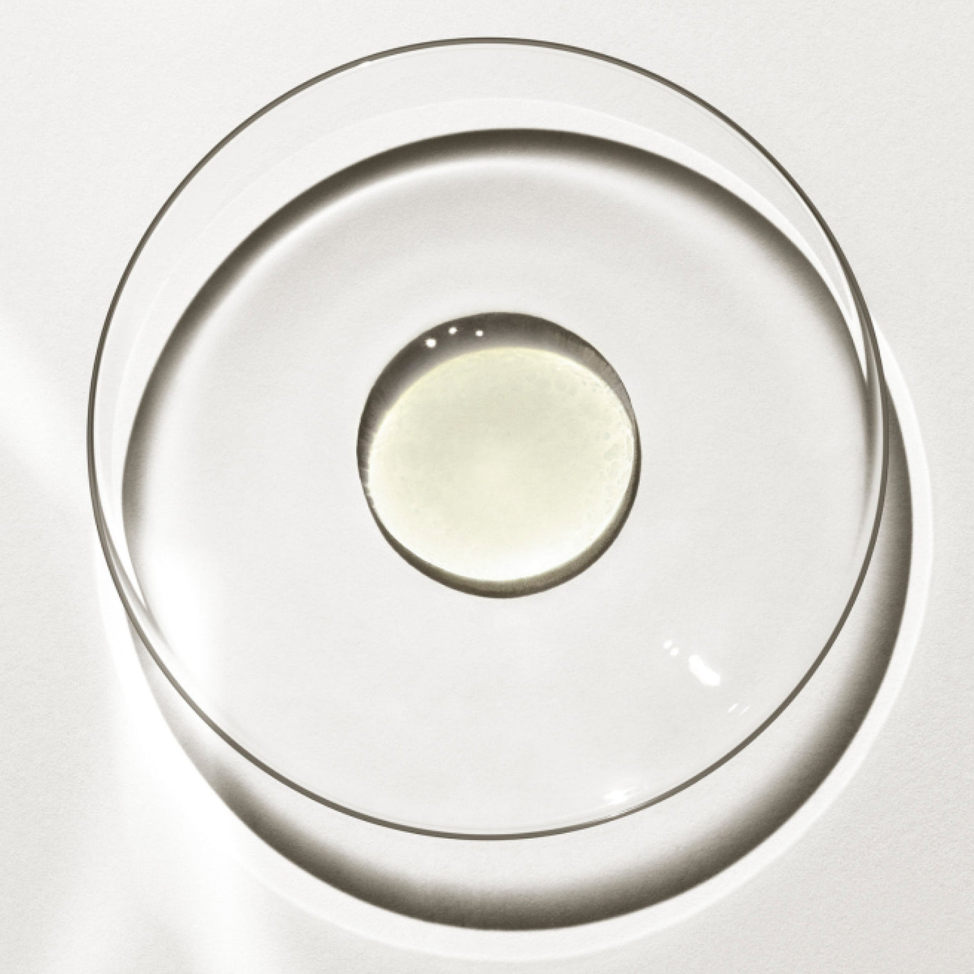 Niacinamide : bienfaits, dangers et comment l'utiliser